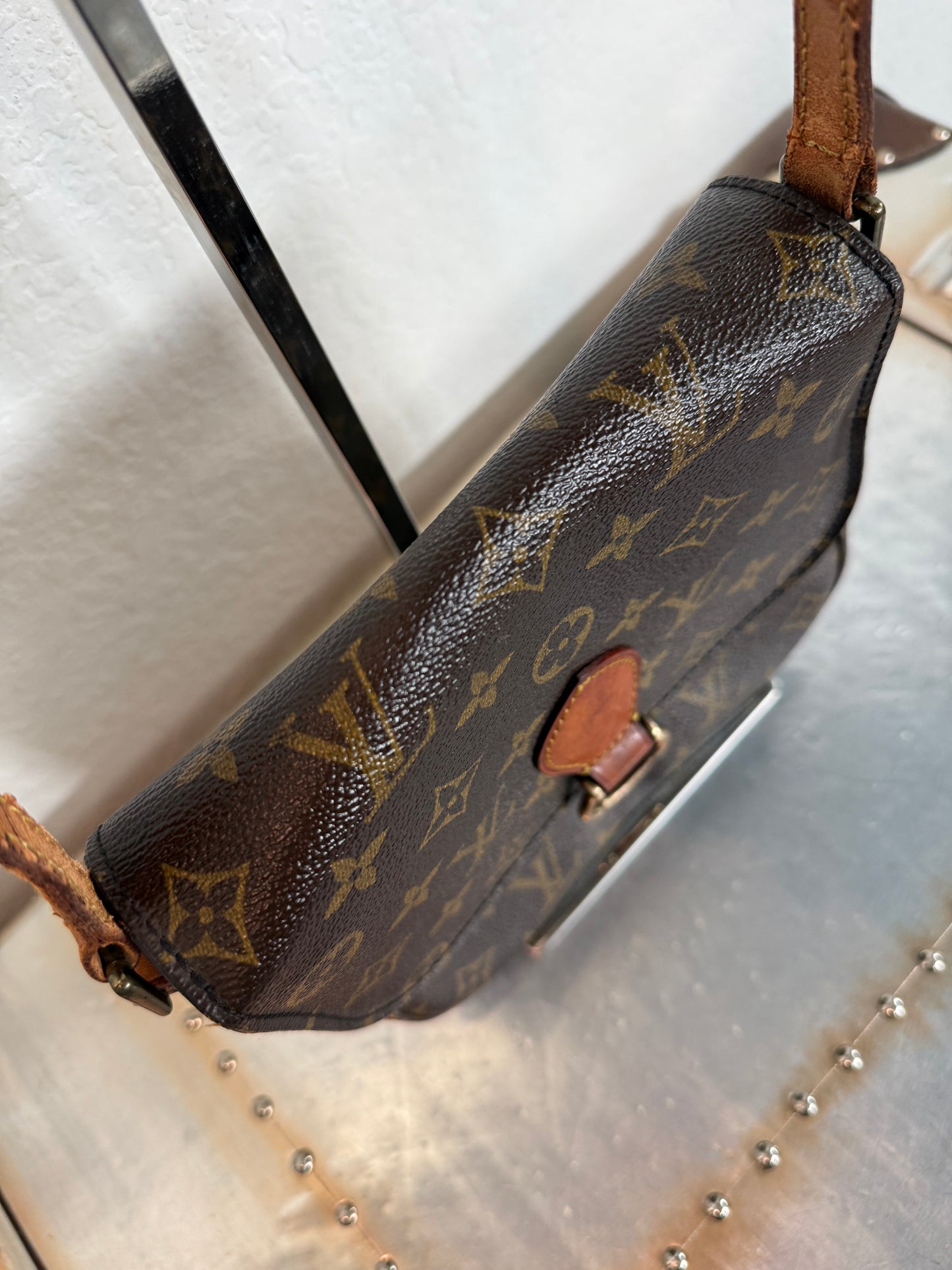 Pre-owned Authentic Louis Vuitton Saint Cloud MM Monogram Shoulder / Crossbody Bag