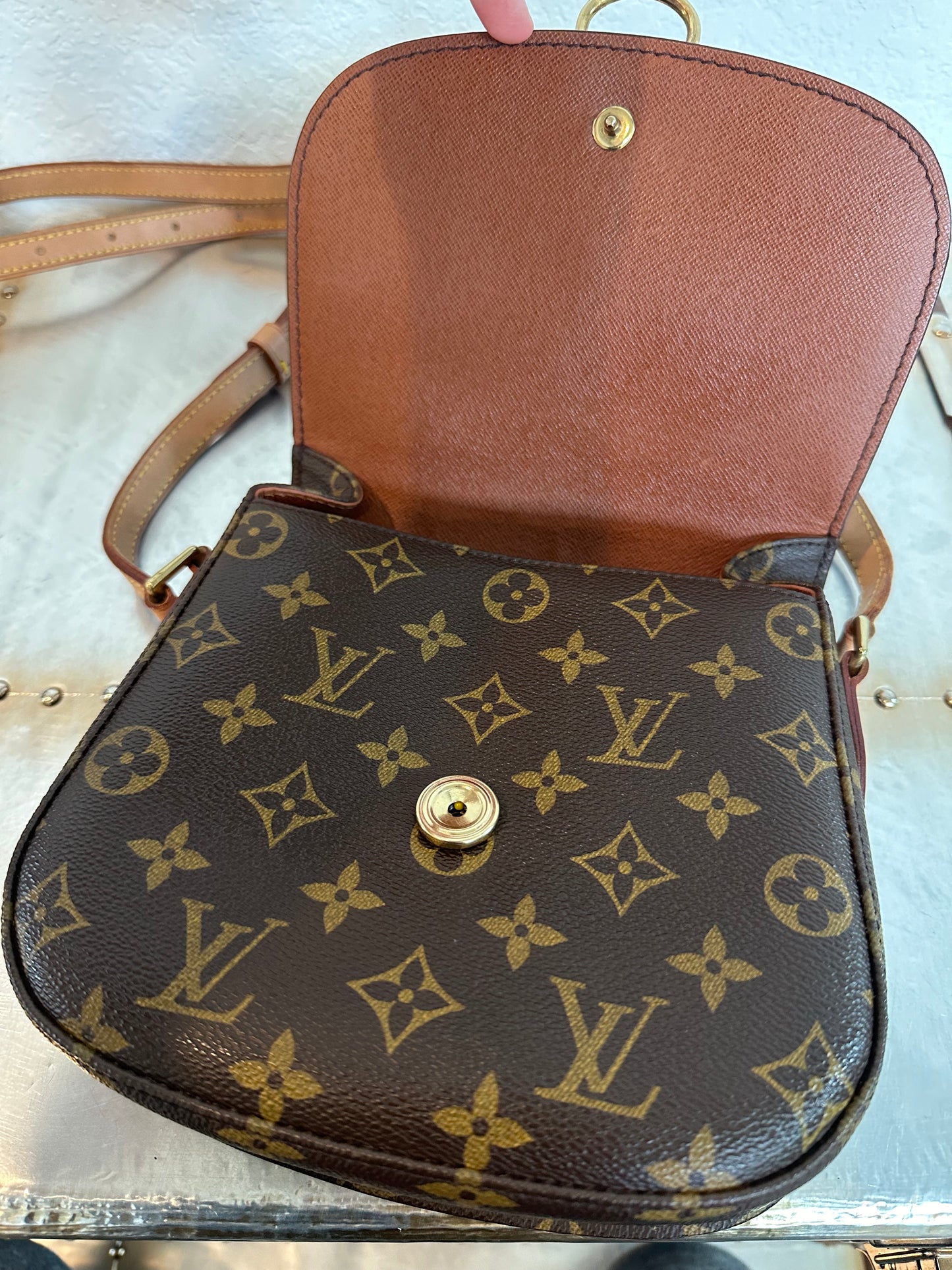 Pre-owned Authentic Louis Vuitton Saint Cloud MM Monogram Shoulder / Crossbody Bag