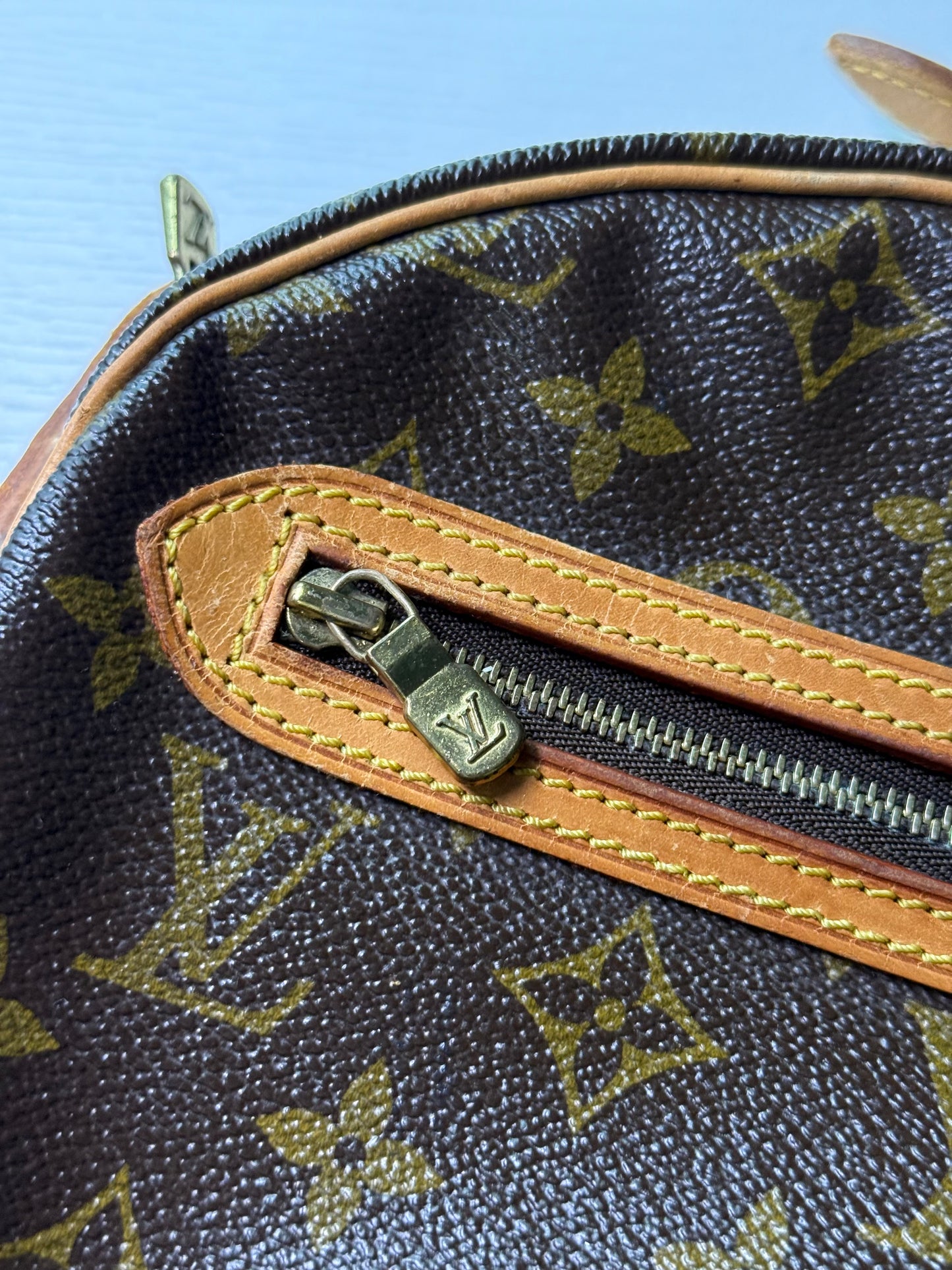 Pre-owned Authentic Louis Vuitton Senlis Monogram Crossbody /Shoulder Bag