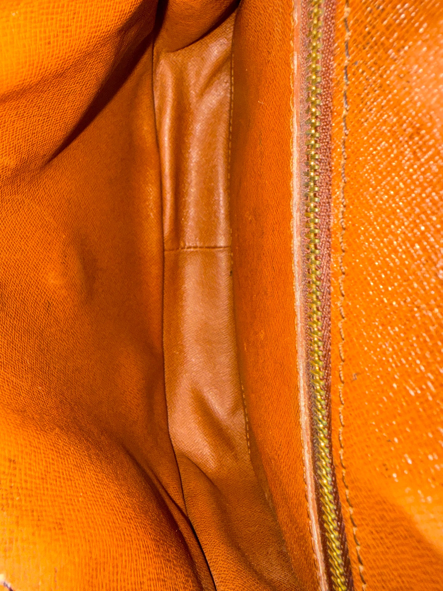 Pre-owned Authentic Louis Vuitton Saint Cloud GM Monogram Crossbody Bag