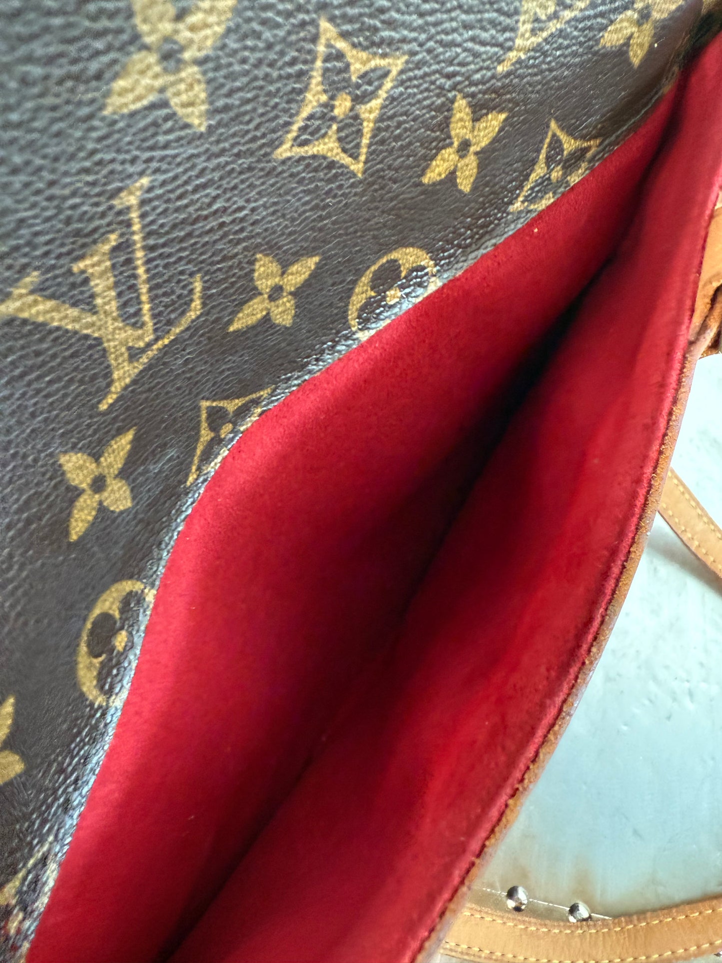 Pre-owned Authentic Louis Vuitton Sac Coussin GM Monogram Shoulder Bag