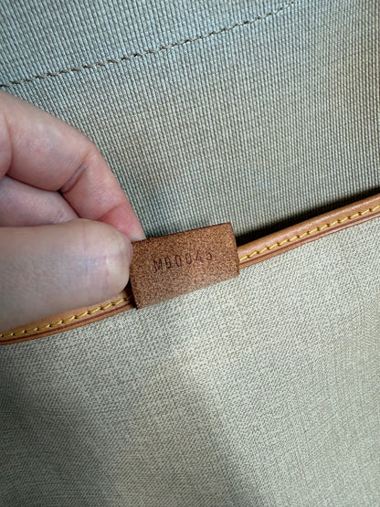Pre-owned Authentic Louis Vuitton Excursion Monogram Handbag