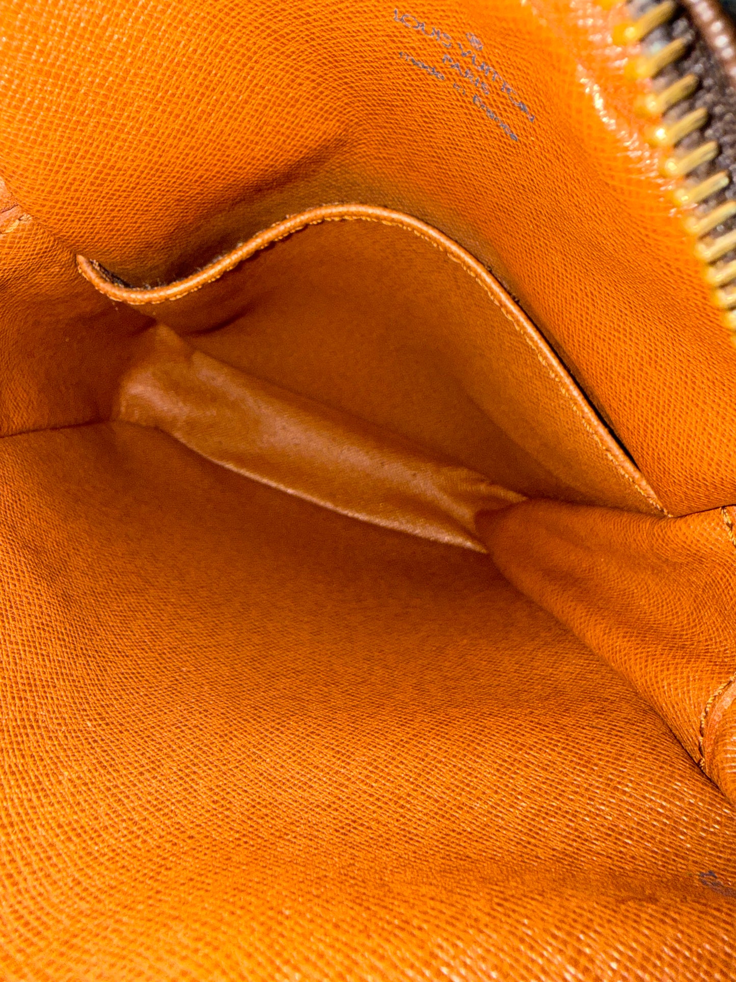 Pre-owned Authentic Louis Vuitton Amazon Monogram Crossbody Bag