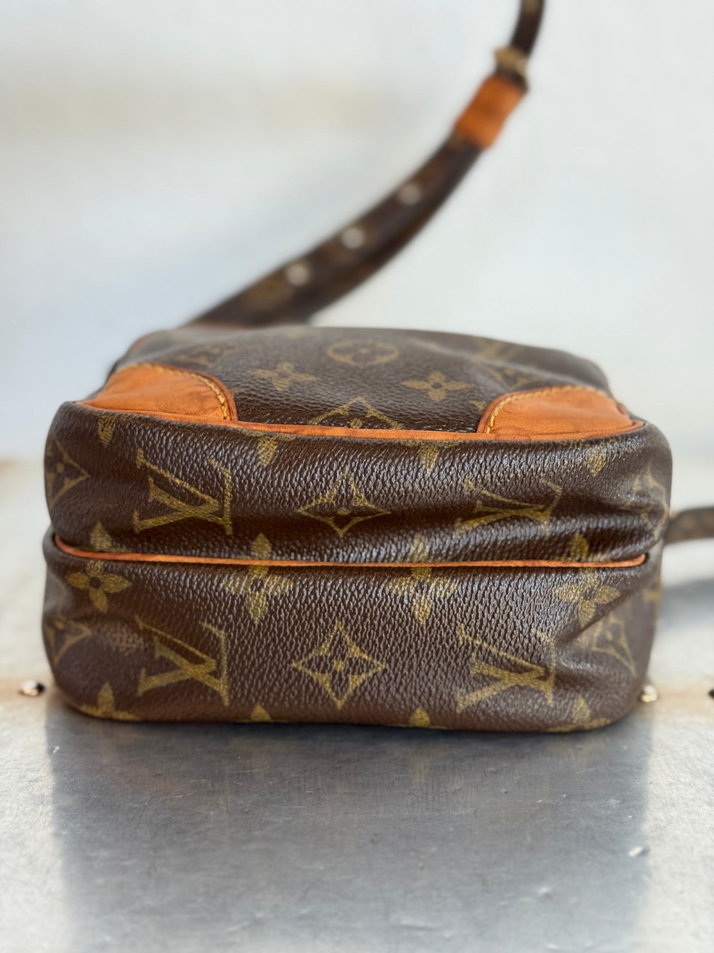 Pre-owned Authentic Louis Vuitton Amazon Monogram Crossbody Bag