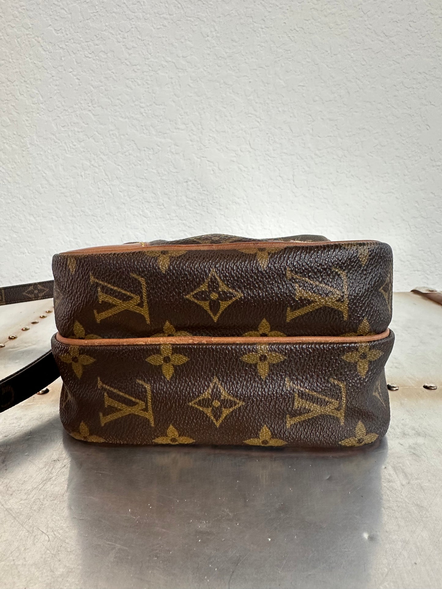 Pre-owned Authentic Louis Vuitton Amazon Monogram Crossbody Bag