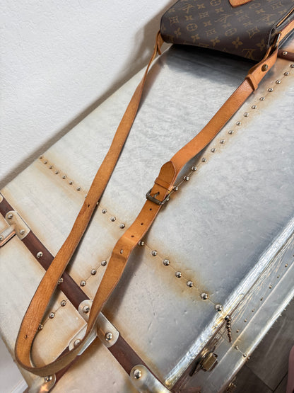 Pre-owned Louis Vuitton Cartouchiere MM Monogram Shoulder / Crossbody Bag