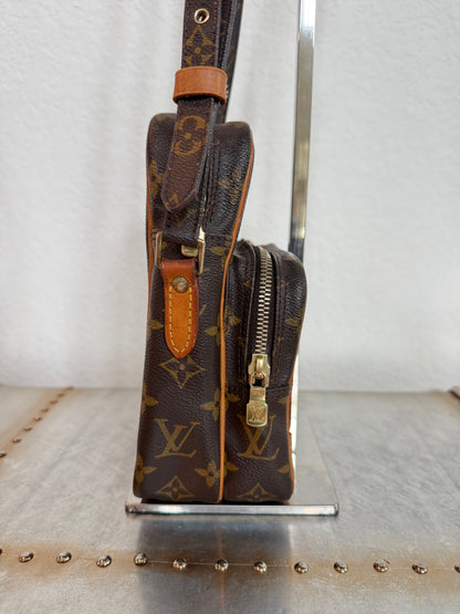 Pre-owned Authentic Louis Vuitton Amazon Monogram Crossbody Bag
