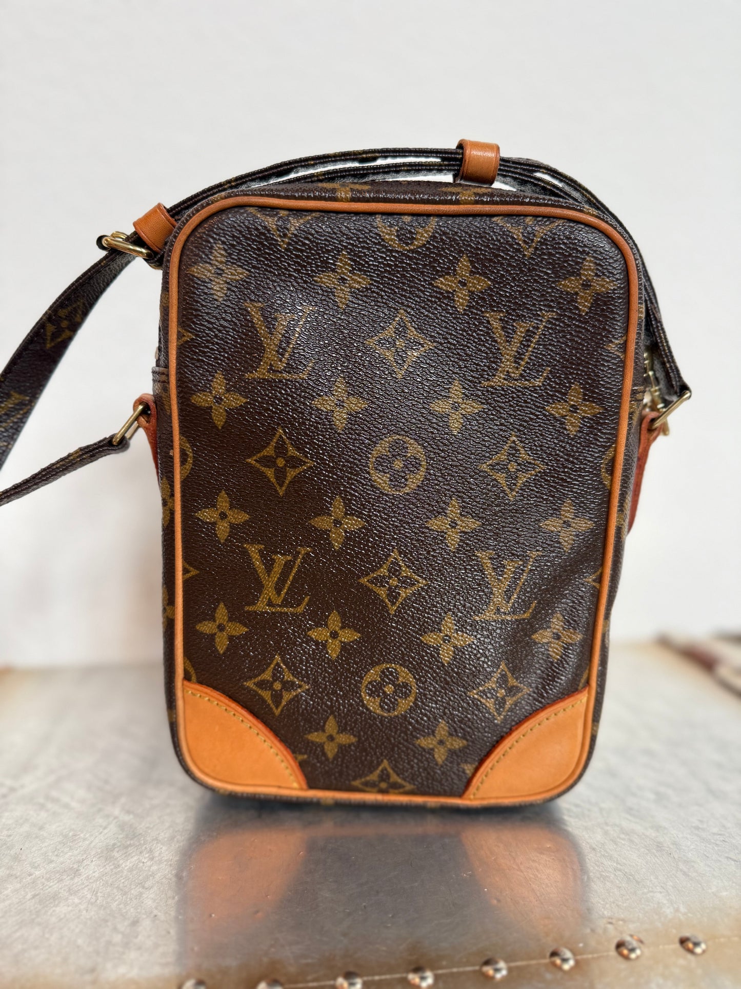 Pre-owned Authentic Louis Vuitton Amazon Monogram Crossbody Bag