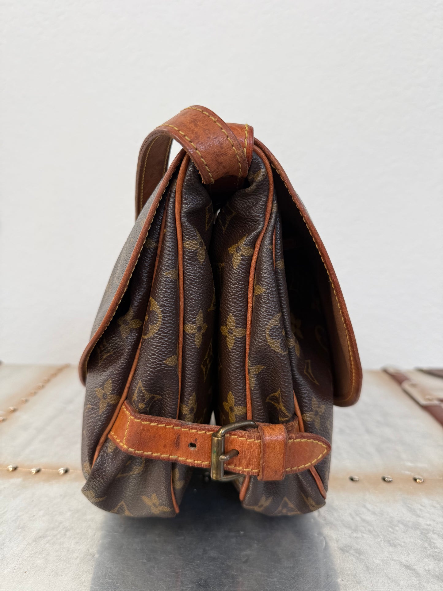 Pre-owned Authentic Louis Vuitton Saumur 30 Monogram Crossbody Bag