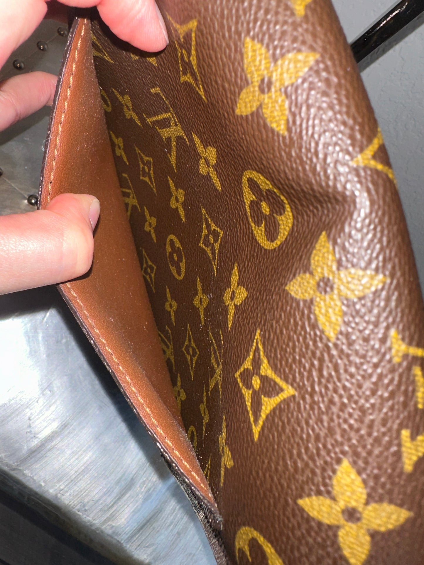 Pre-owned Authentic Louis Vuitton Saint Cloud MM Monogram Shoulder / Crossbody Bag