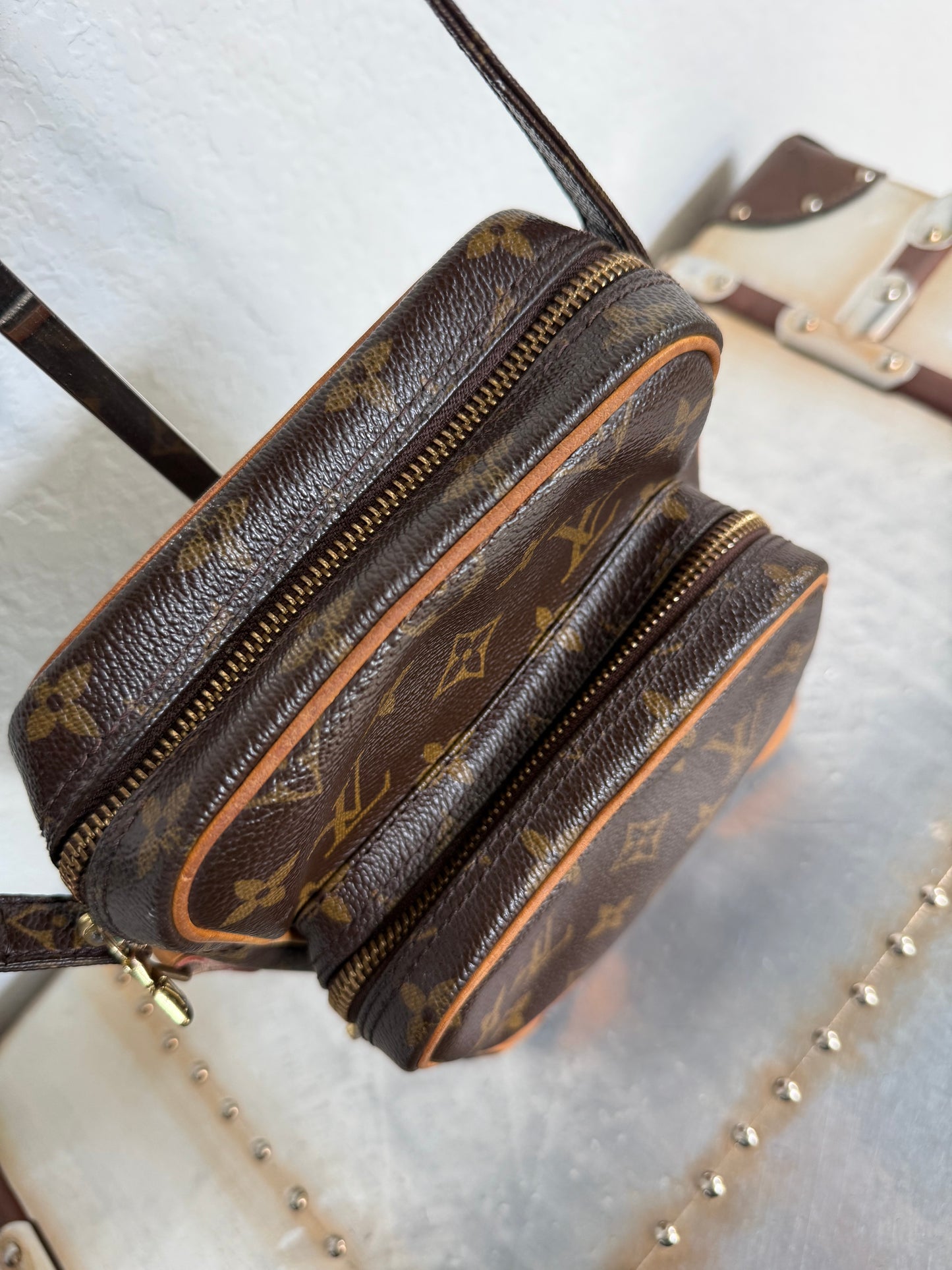 Pre-owned Authentic Louis Vuitton Amazon Monogram Crossbody Bag