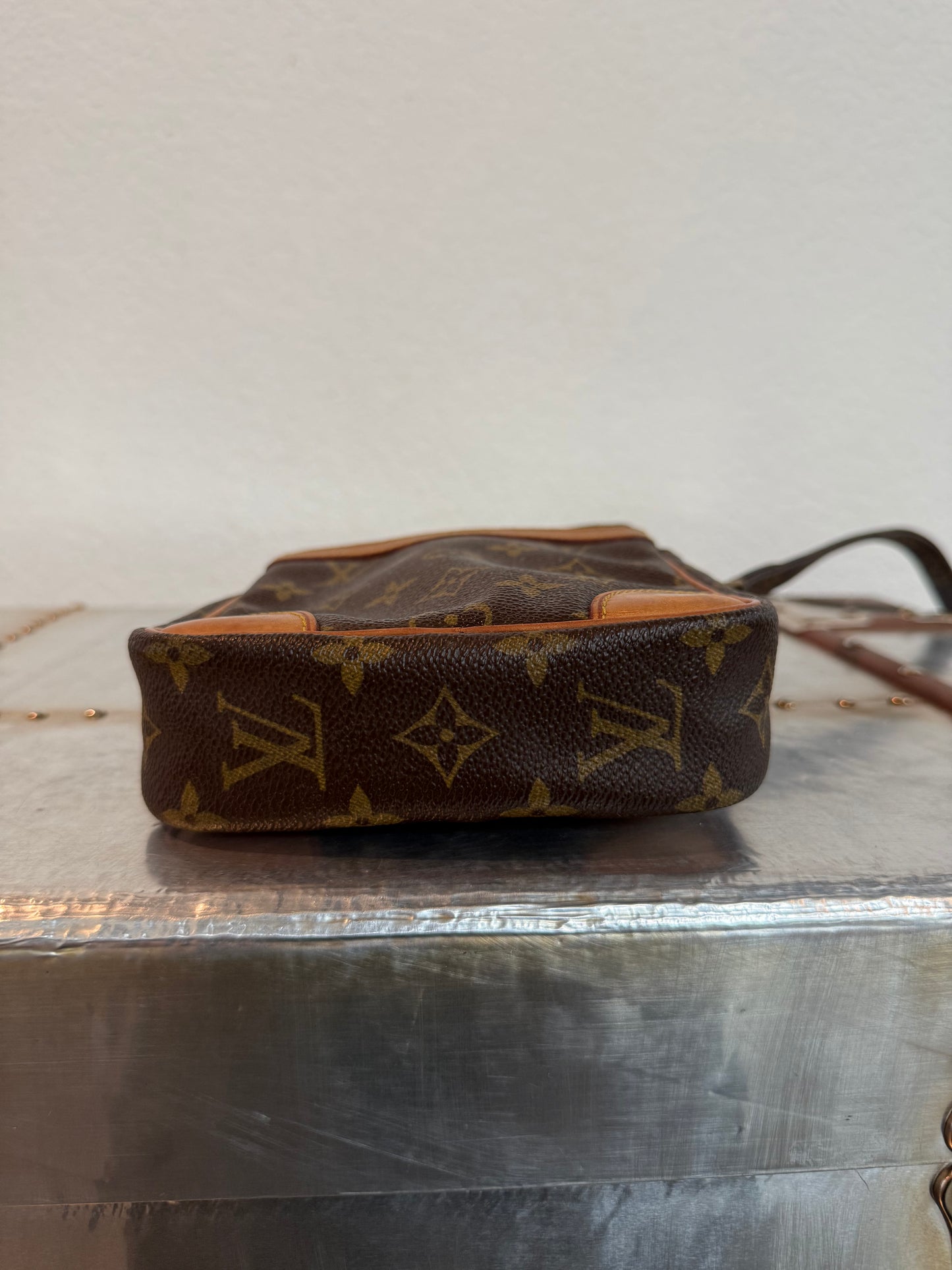 Pre-owned Authentic Louis Vuitton Danube Monogram Crossbody Bag