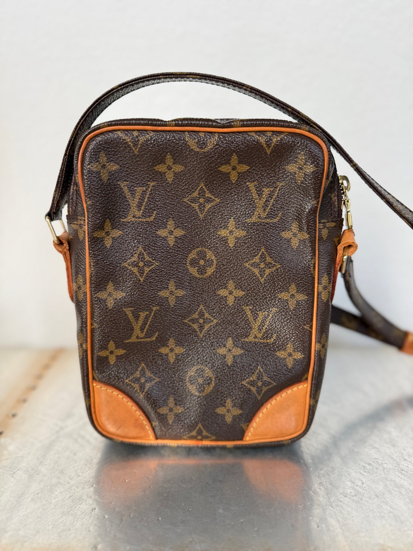 Pre-owned Authentic Louis Vuitton Amazon Monogram Crossbody Bag
