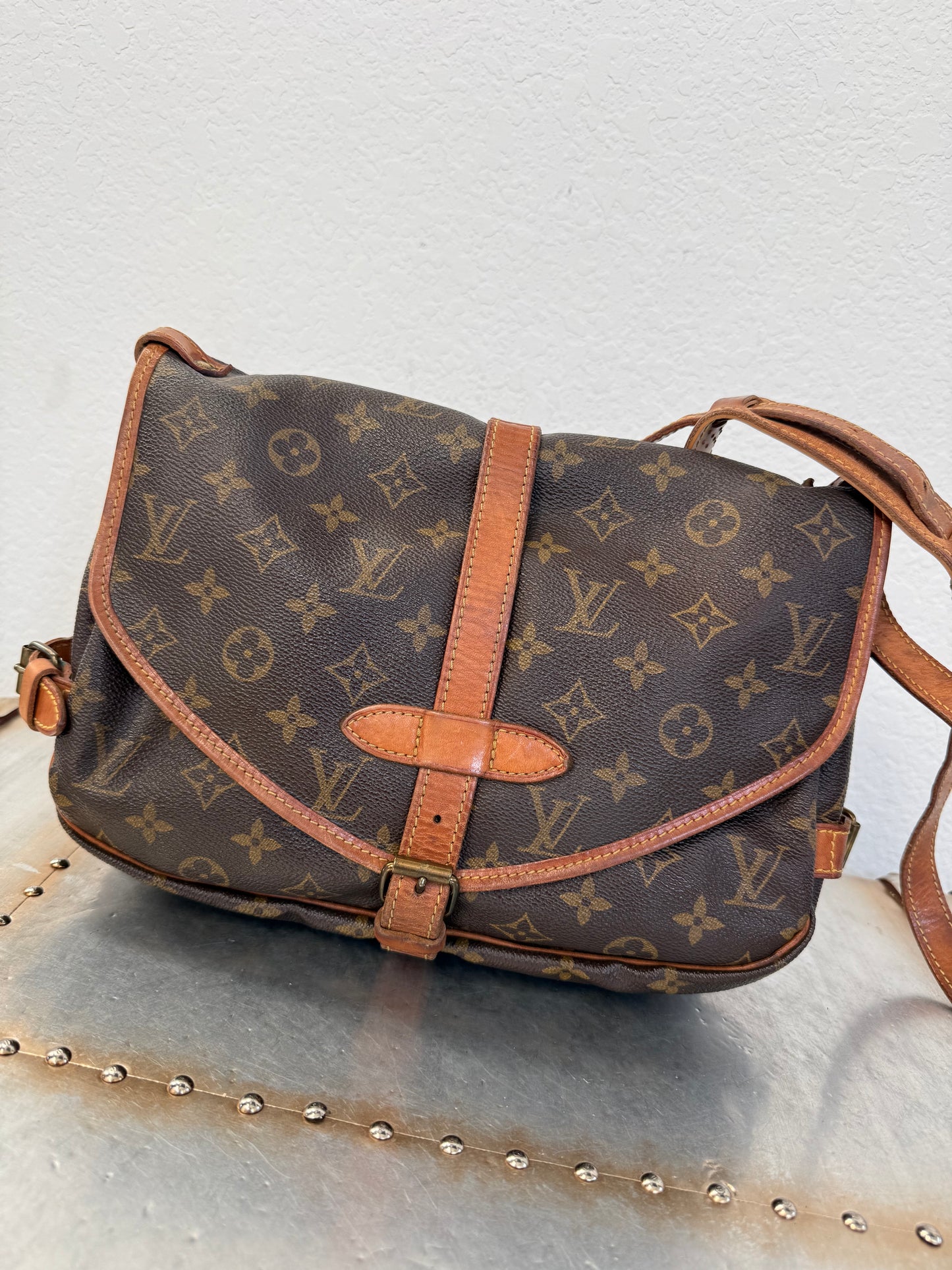 Pre-owned Authentic Louis Vuitton Saumur 30 Monogram Crossbody Bag