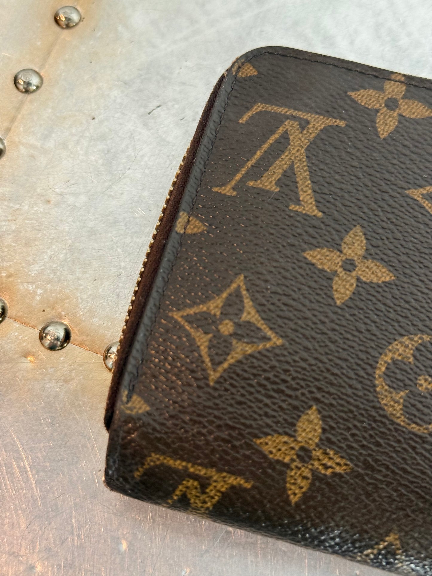 Pre-owned Authentic Louis Vuitton Zippy Monogram Long Wallet