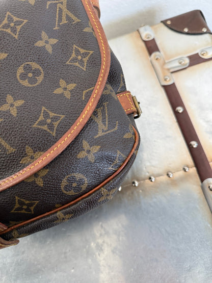 Pre-owned Authentic Louis Vuitton Saumur 30 Monogram Crossbody Bag