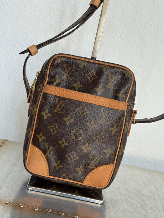 Pre-owned Authentic Louis Vuitton Danube Monogram Crossbody Bag