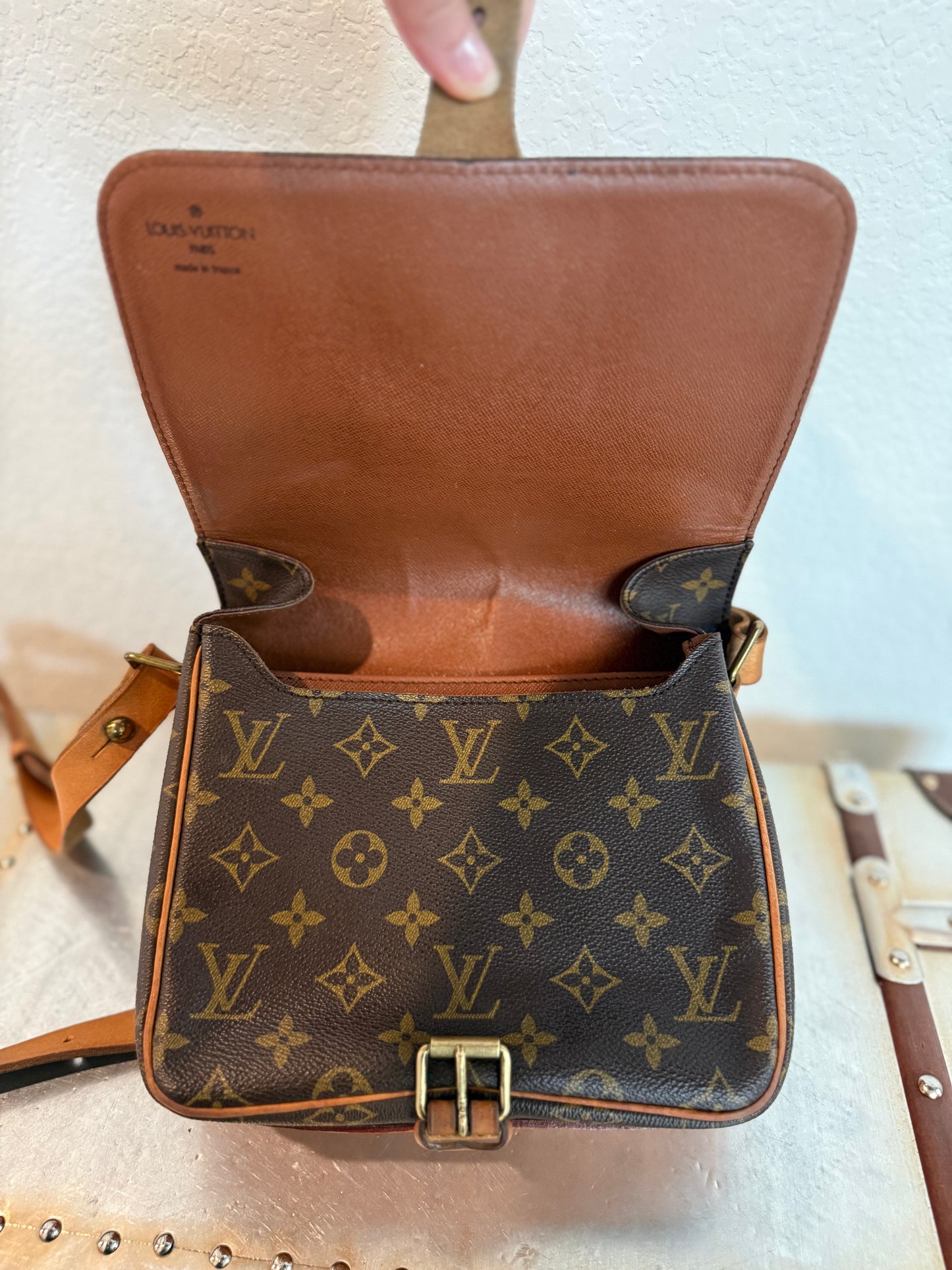 Pre-owned Louis Vuitton Cartouchiere MM Monogram Shoulder / Crossbody Bag