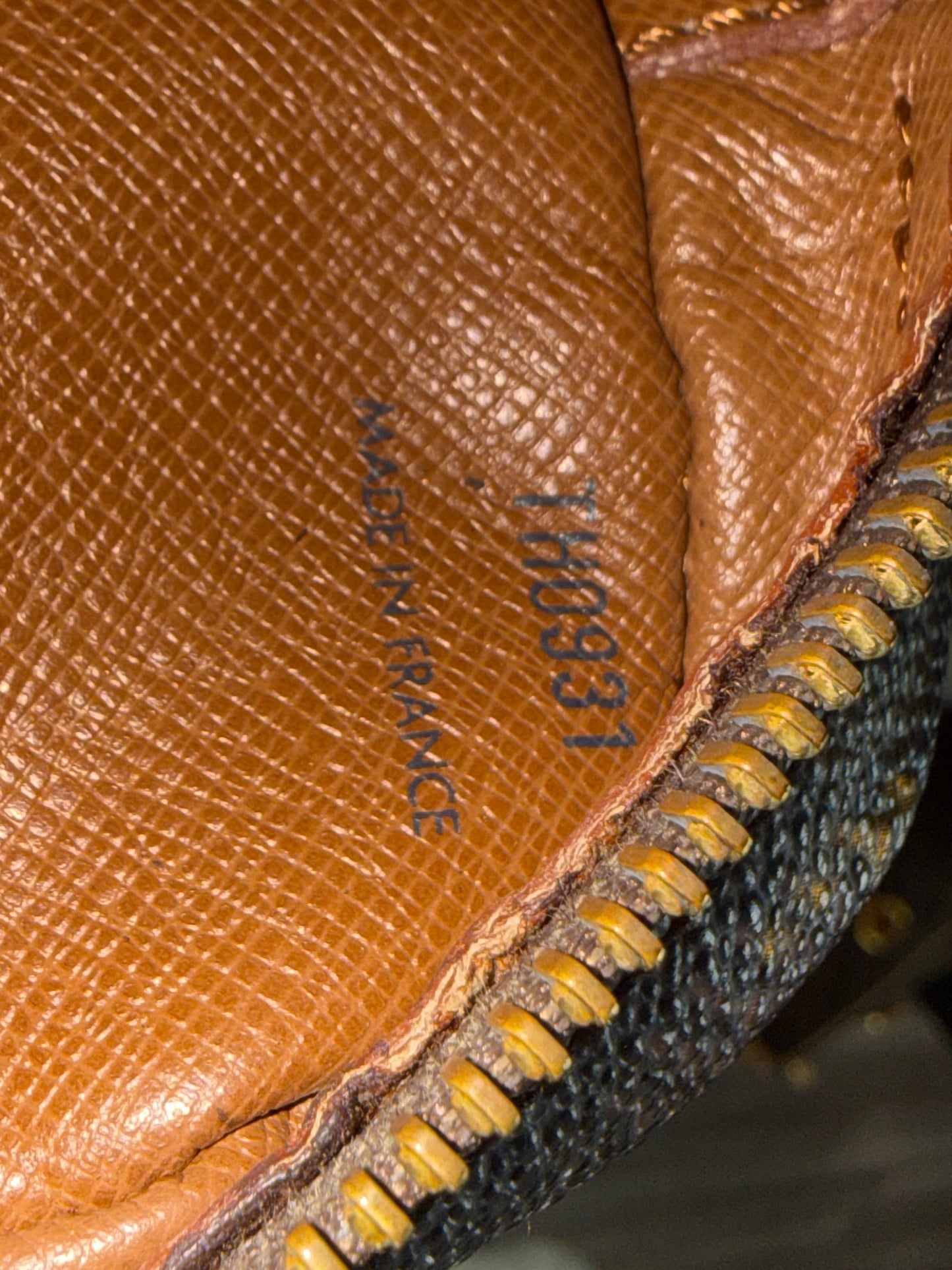 Pre-owned Authentic Louis Vuitton Jeune Fille GM Monogram Crossbody Bag