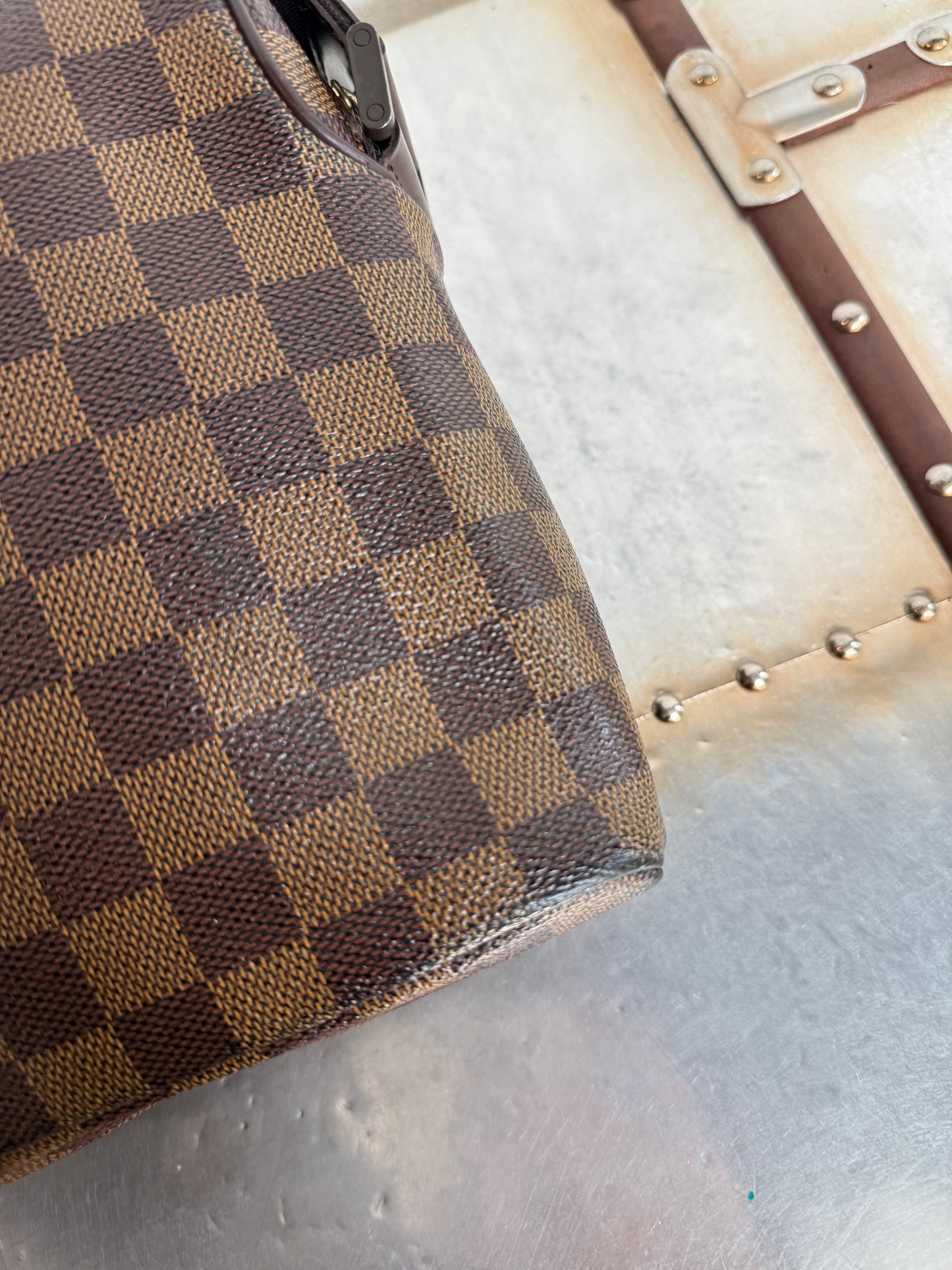 Pre-owned Authentic Louis Vuitton Olav PM  Damier Ebene Crossbody Bag