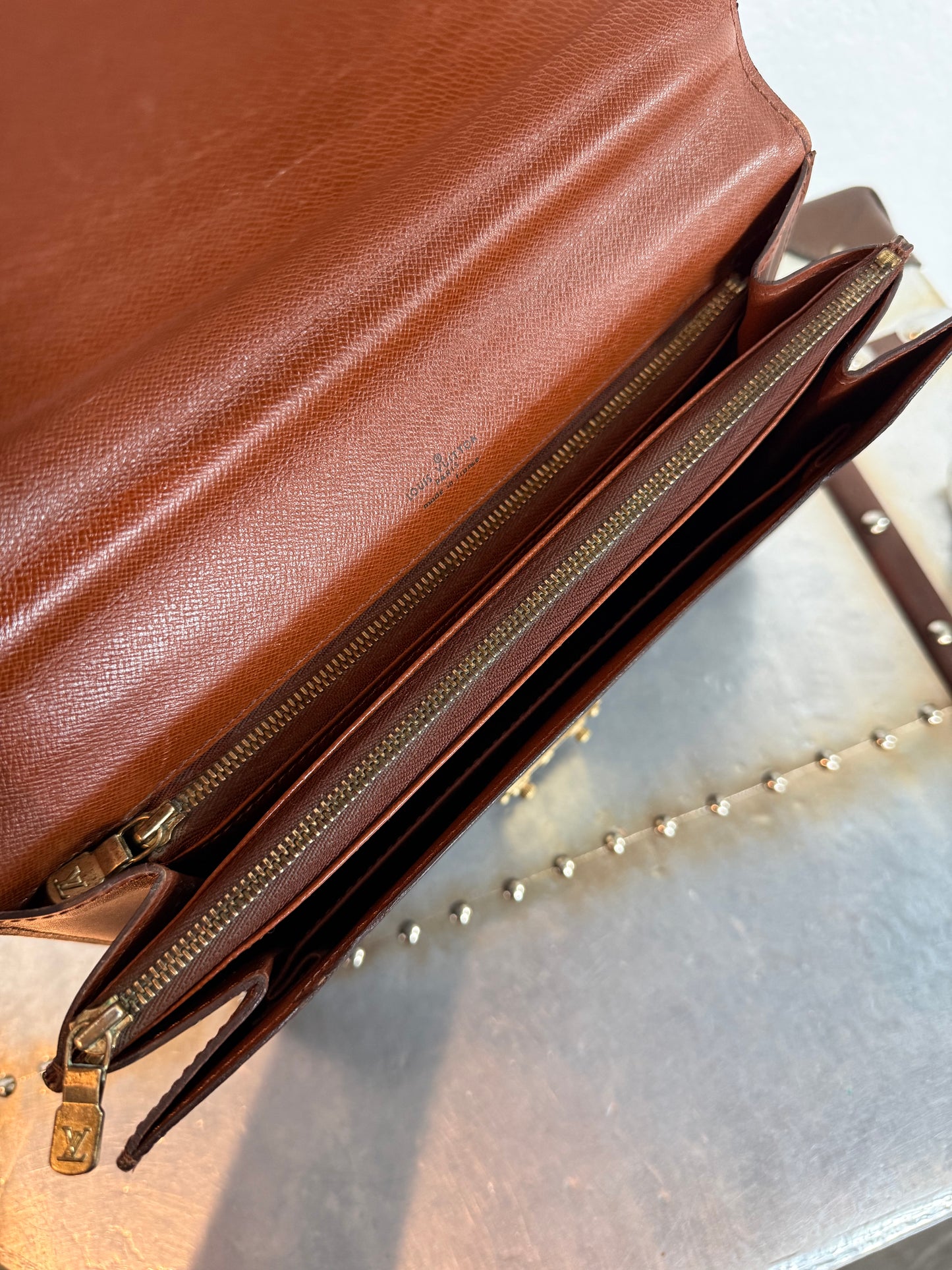 Pre-owned Authentic Louis Vuitton Concorde Monogram Handbag