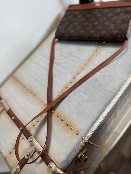 Pre-owned Authentic Louis Vuitton Bordeaux 27 2-Way Clutch / Shoulder Bag