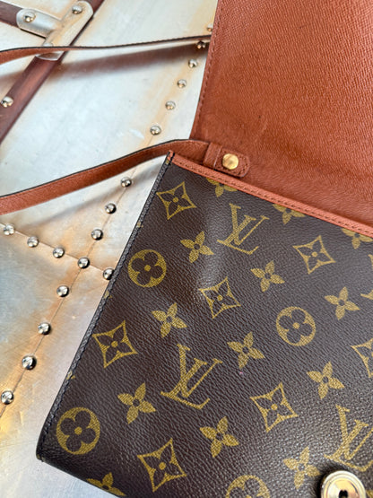 Pre-owned Authentic Louis Vuitton Bordeaux 27 2-Way Clutch / Shoulder Bag