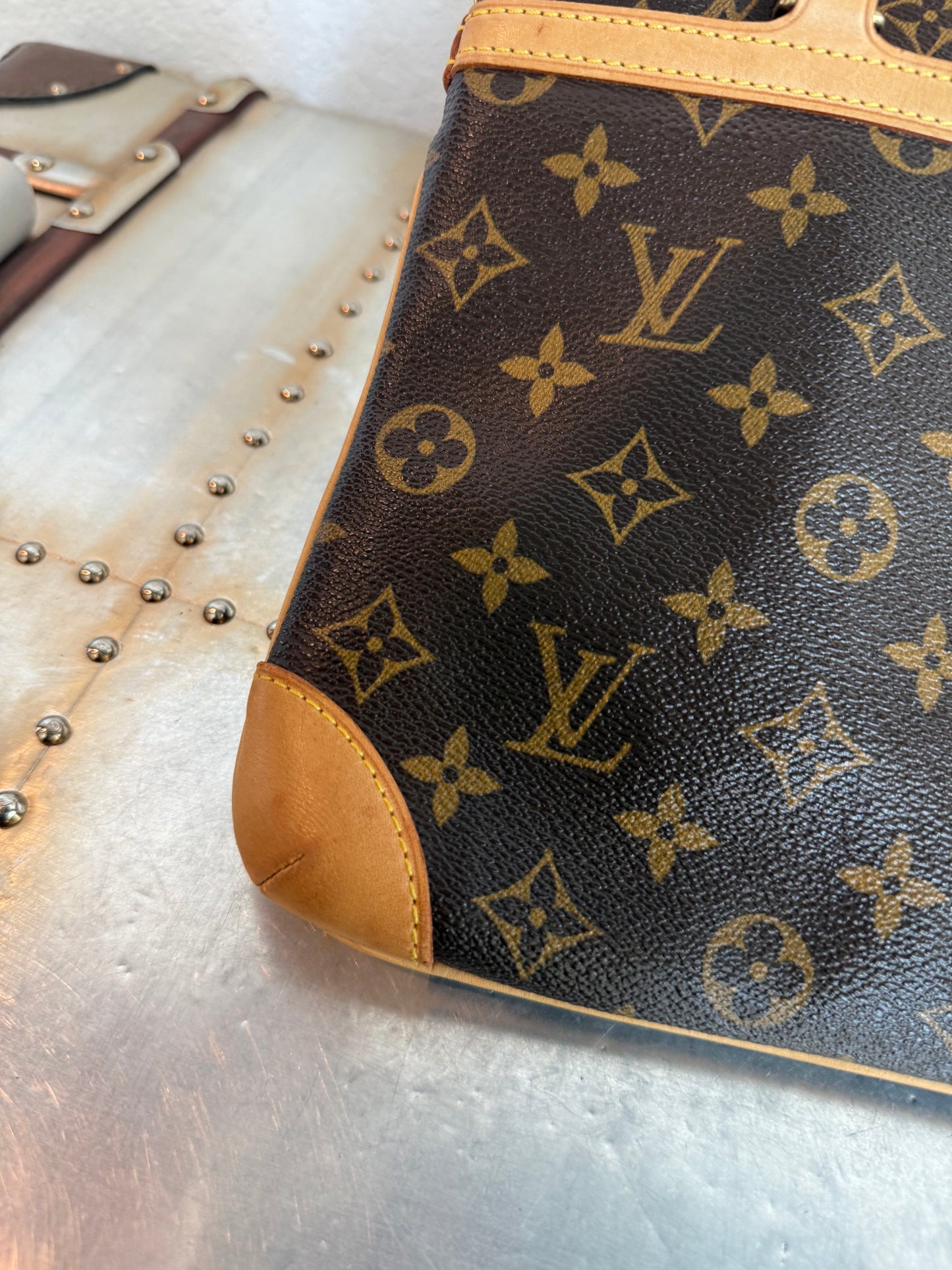 Pre-owned Authentic Louis Vuitton Sac Coussin GM Monogram Shoulder Bag