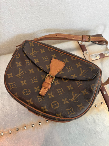 Pre-owned Authentic Louis Vuitton Jeune Fille MM Monogram Crossbody Bag
