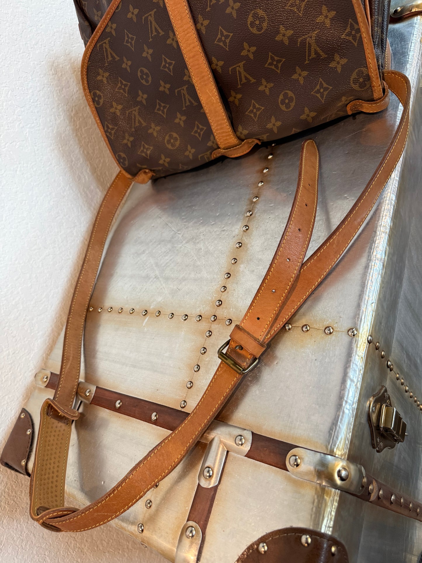 Pre-owned Authentic Louis Vuitton Monogram Saumur 35 Crossbody Bag