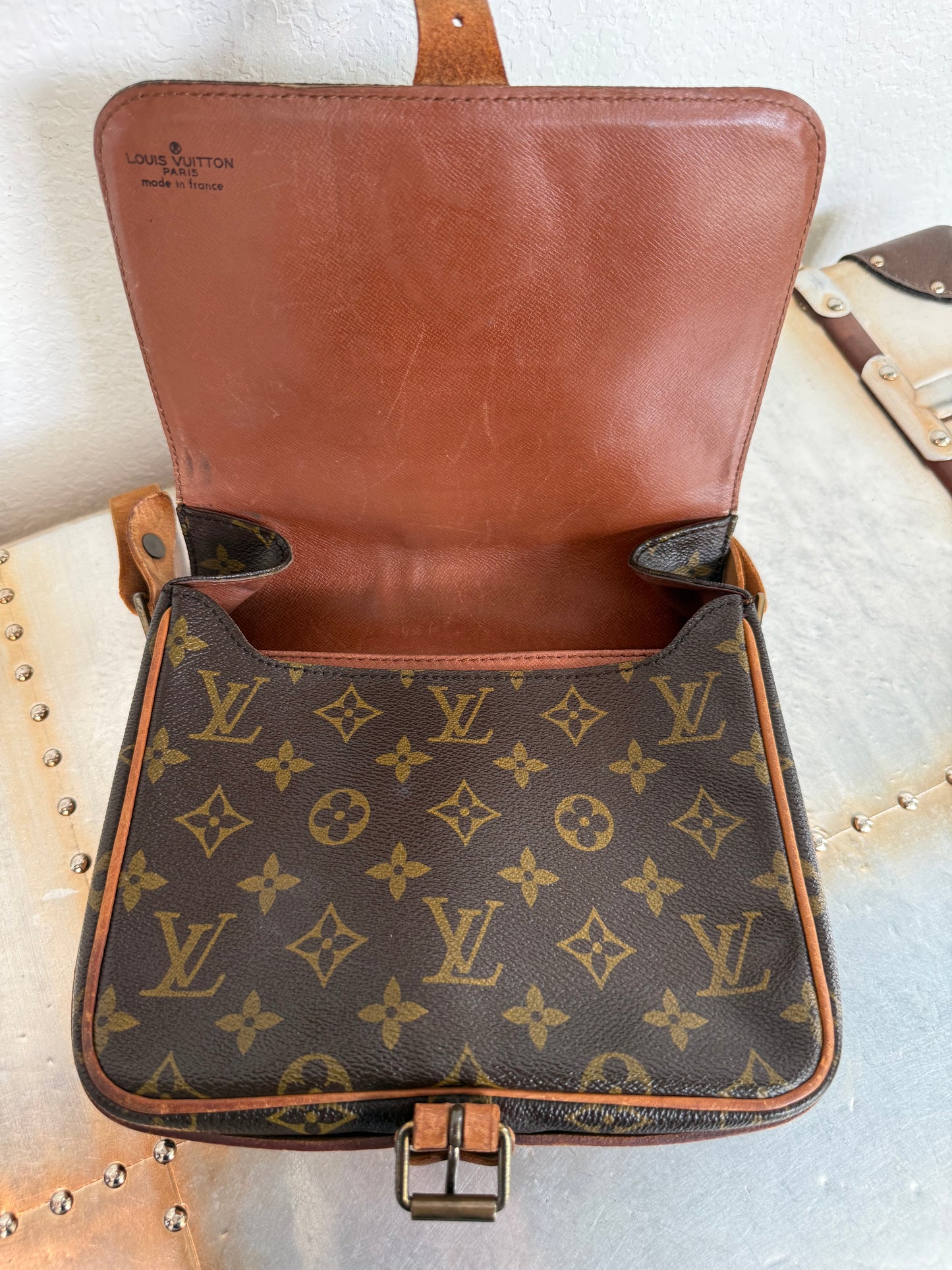 Pre-owned Louis Vuitton Cartouchiere MM Monogram Shoulder / Crossbody Bag