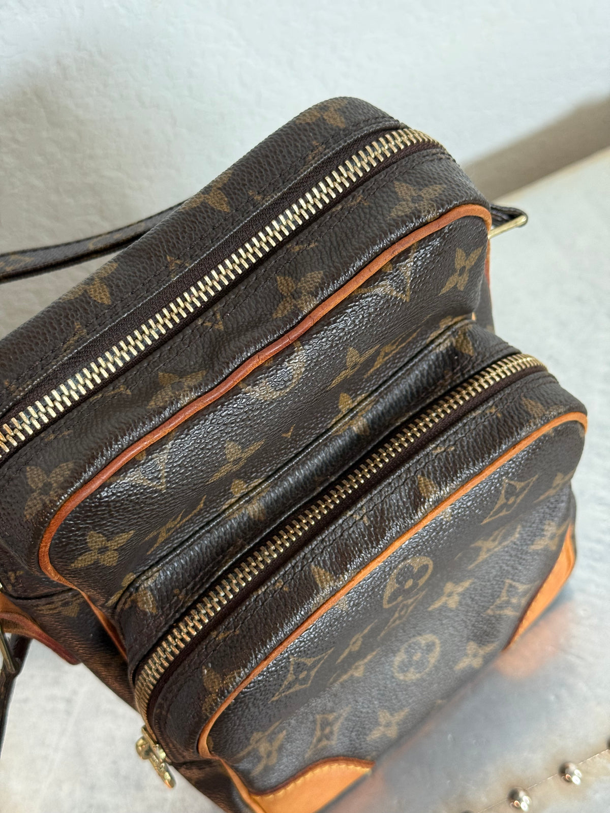 Pre-owned Authentic Louis Vuitton Amazon Monogram Crossbody Bag