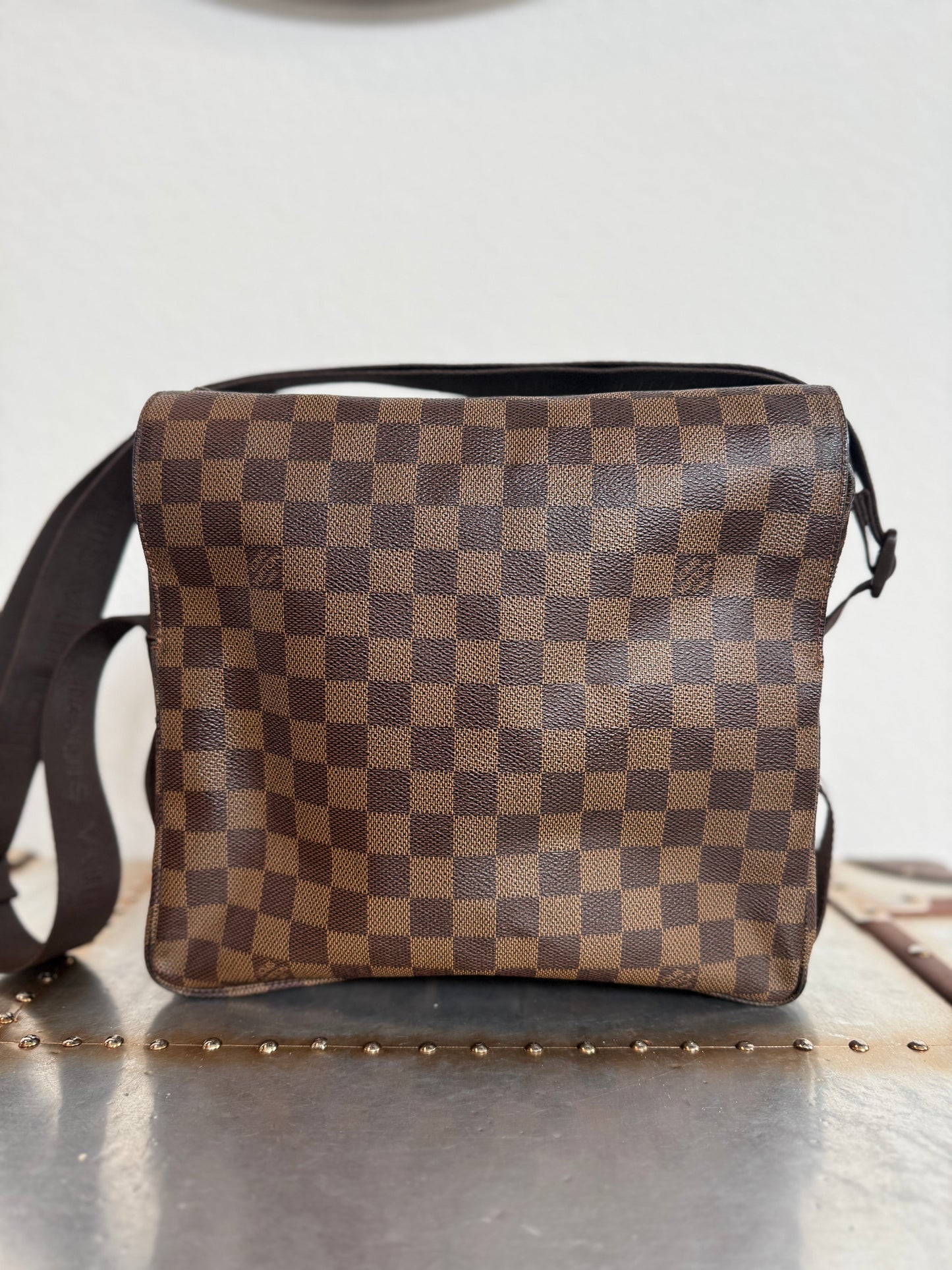 Pre-owned Authentic Louis Vuitton Naviglio Damier Ebene Crossbody Bag