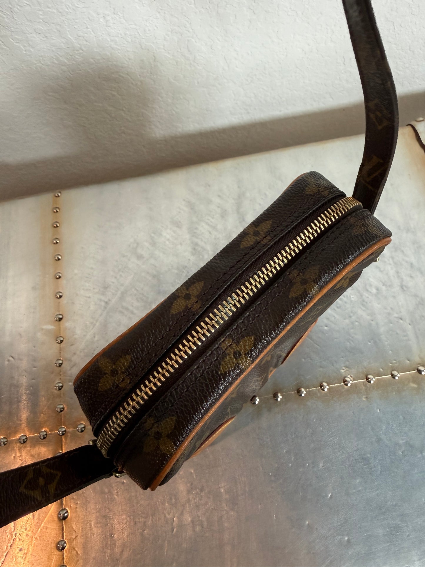Pre-owned Authentic Louis Vuitton Danube Monogram Crossbody Bag