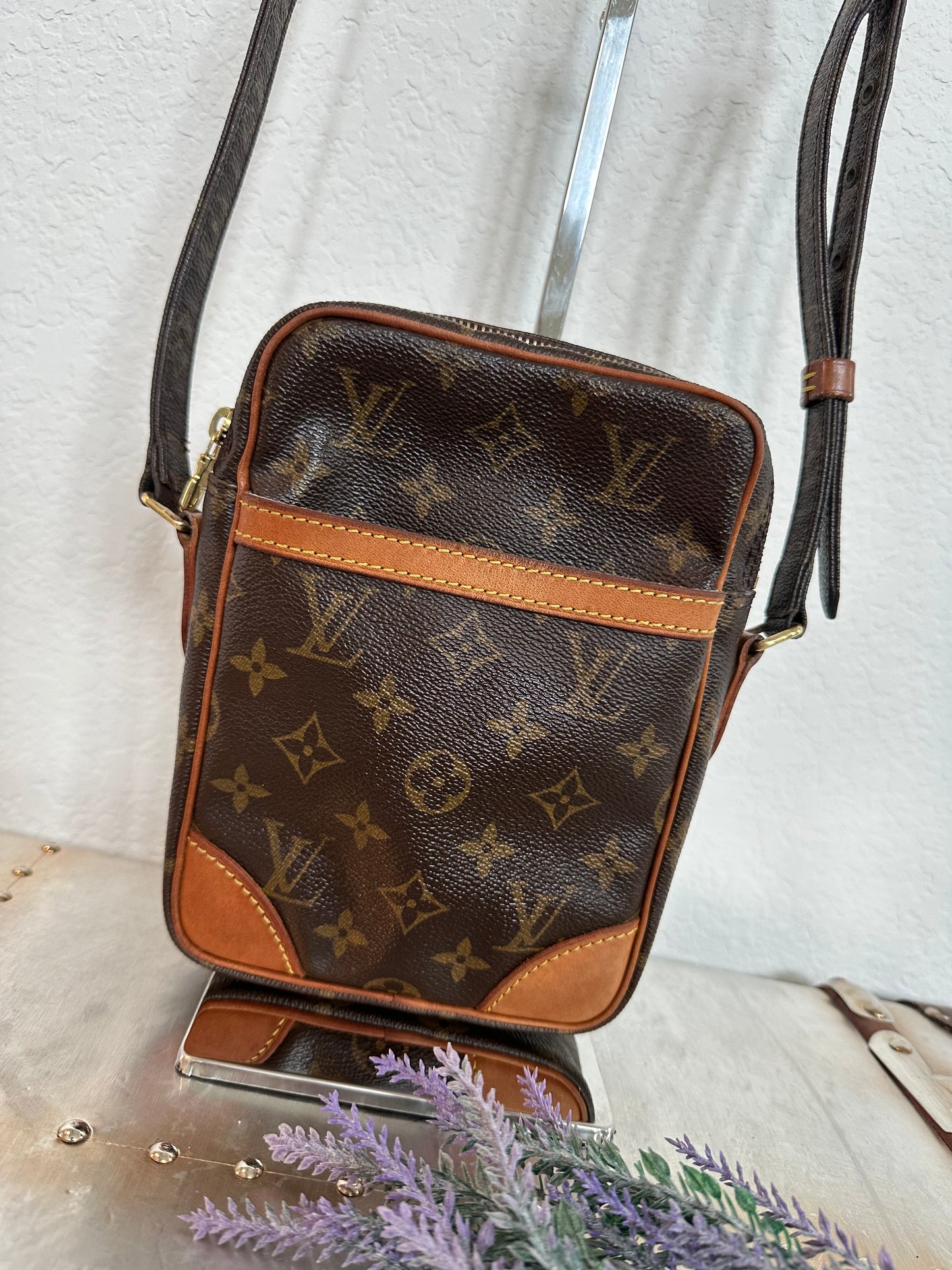 Pre-owned Authentic Louis Vuitton Danube Monogram Crossbody Bag