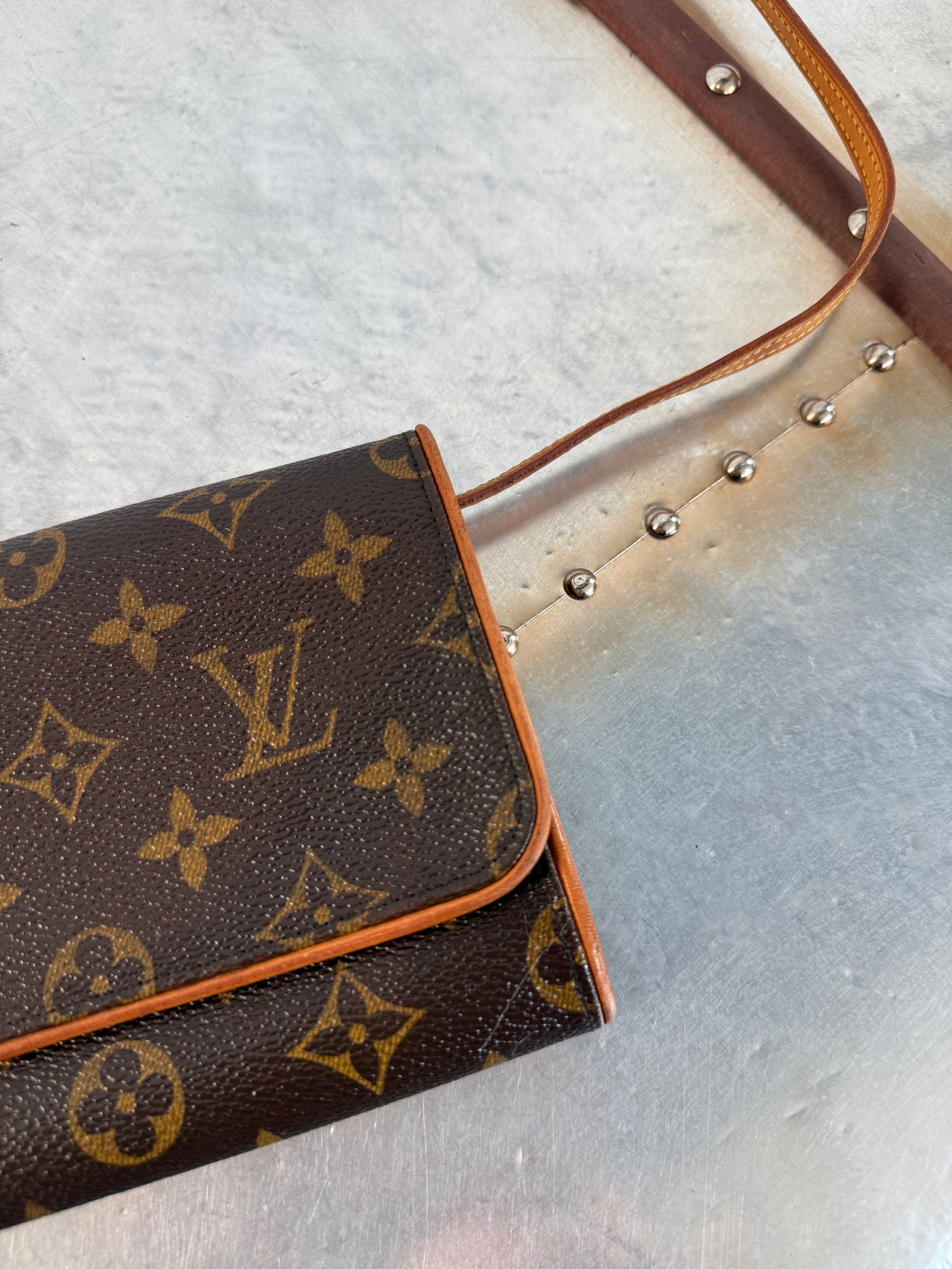 Pre-owned Authentic Louis Vuitton Pochette Twin GM Monogram Shoulder Bag