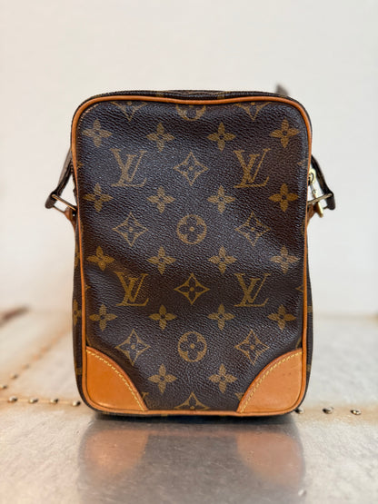 Pre-owned Authentic Louis Vuitton Amazon Monogram Crossbody Bag