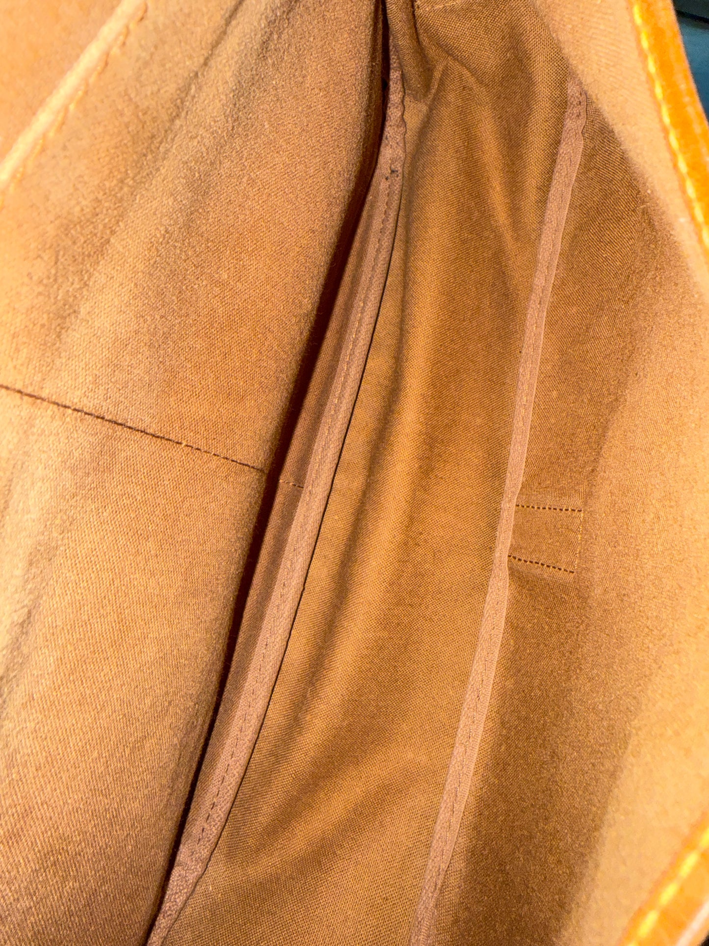 Pre-owned Authentic Louis Vuitton Monogram Saumur 35 Crossbody Bag