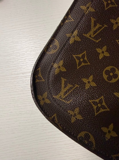 Pre-owned Authentic Louis Vuitton Saint Cloud GM Monogram Crossbody Bag