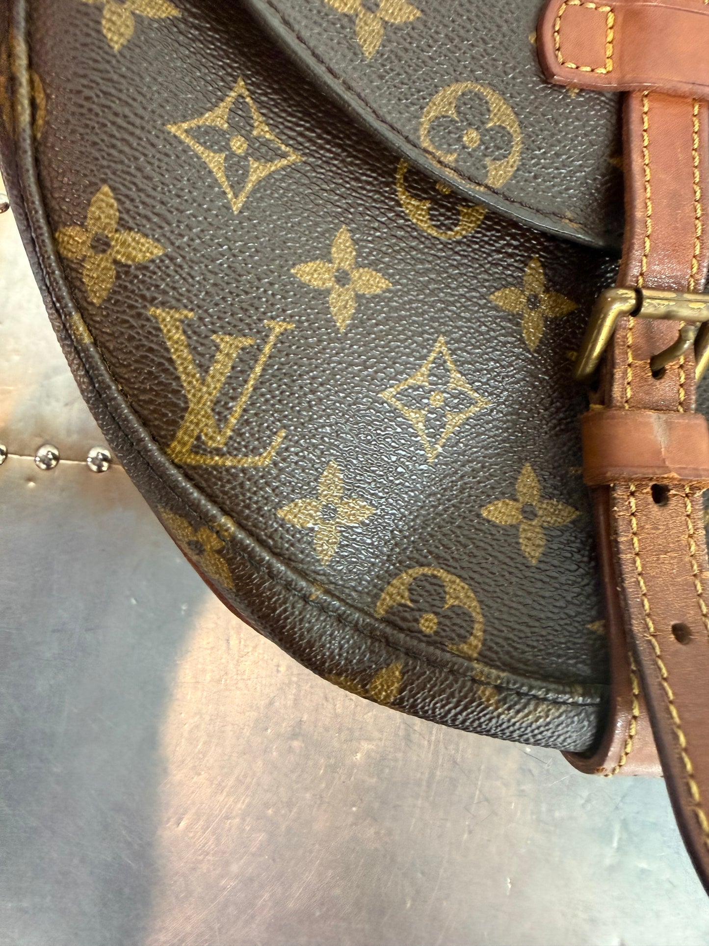 Pre-owned Authentic Louis Vuitton Chantilly MM Monogram Crossbody Bag