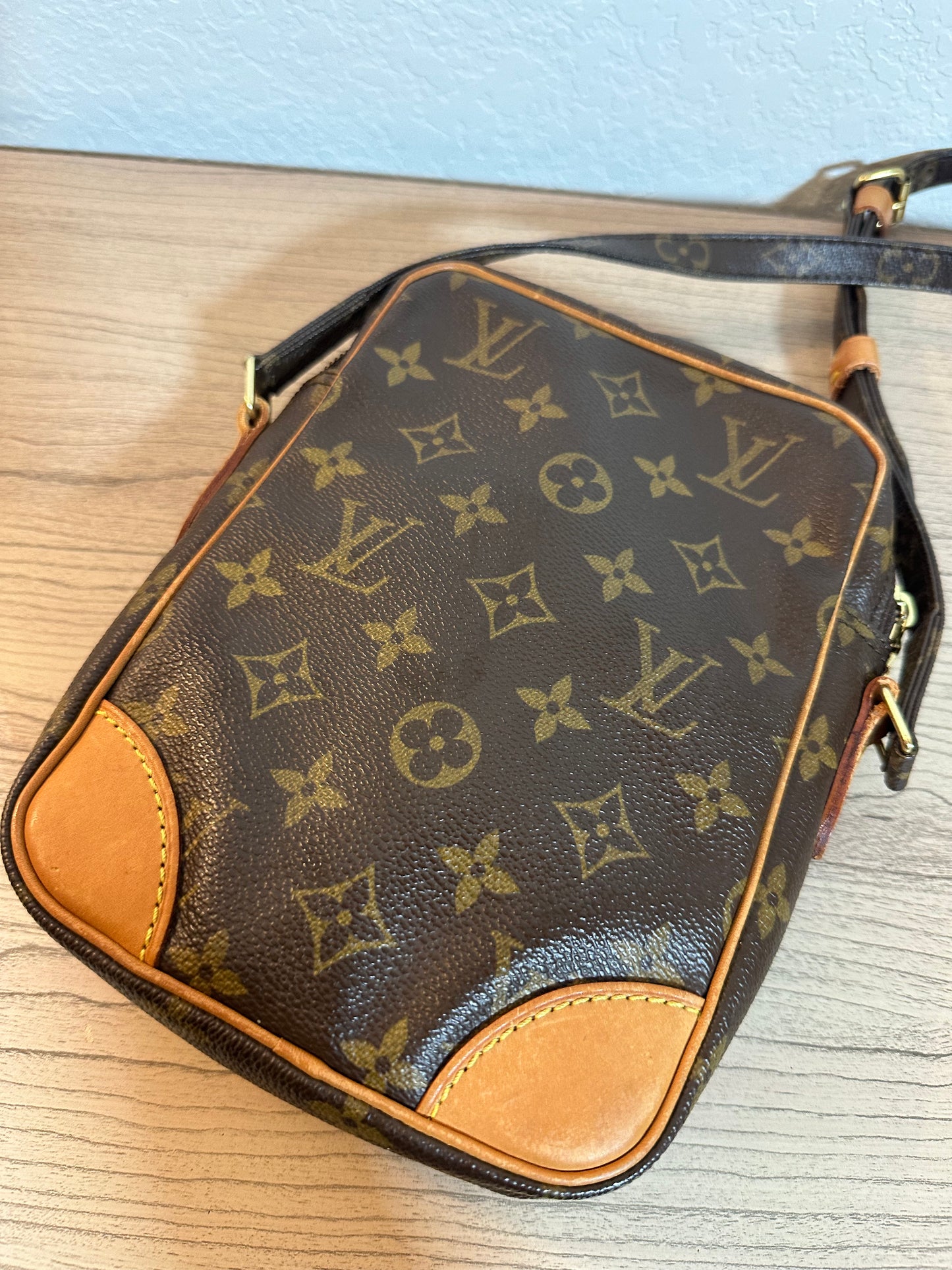 Pre-owned Authentic Louis Vuitton Danube Monogram Crossbody Bag