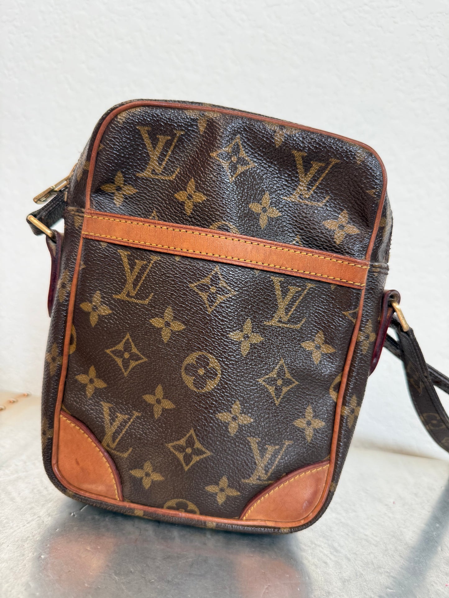 Pre-owned Authentic Louis Vuitton Danube Monogram Crossbody Bag