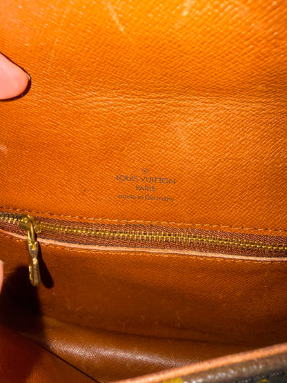 Pre-owned Authentic Louis Vuitton Saint Cloud MM Monogram Crossbody Bag