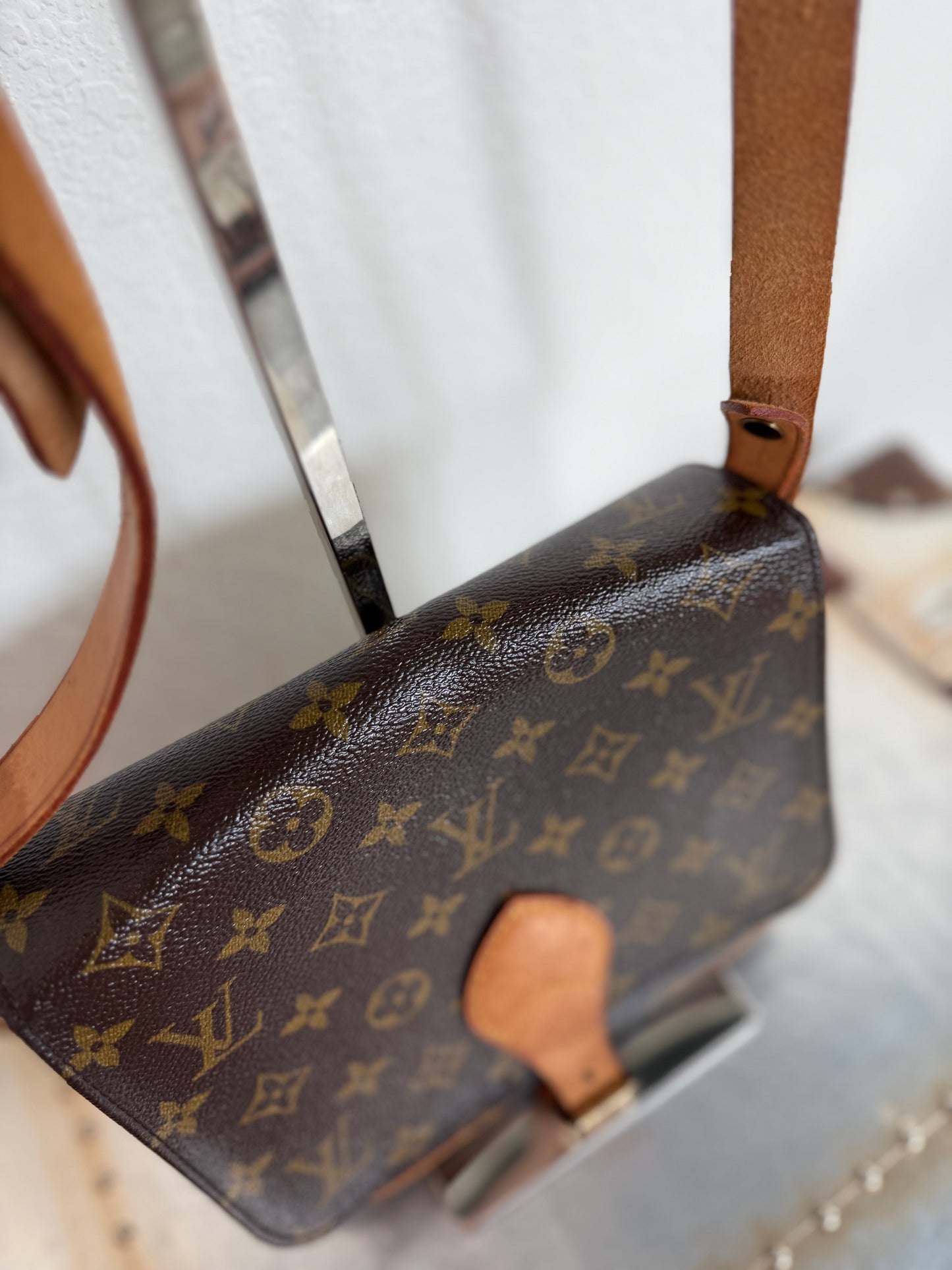 Pre-owned Louis Vuitton Cartouchiere MM Monogram Shoulder / Crossbody Bag