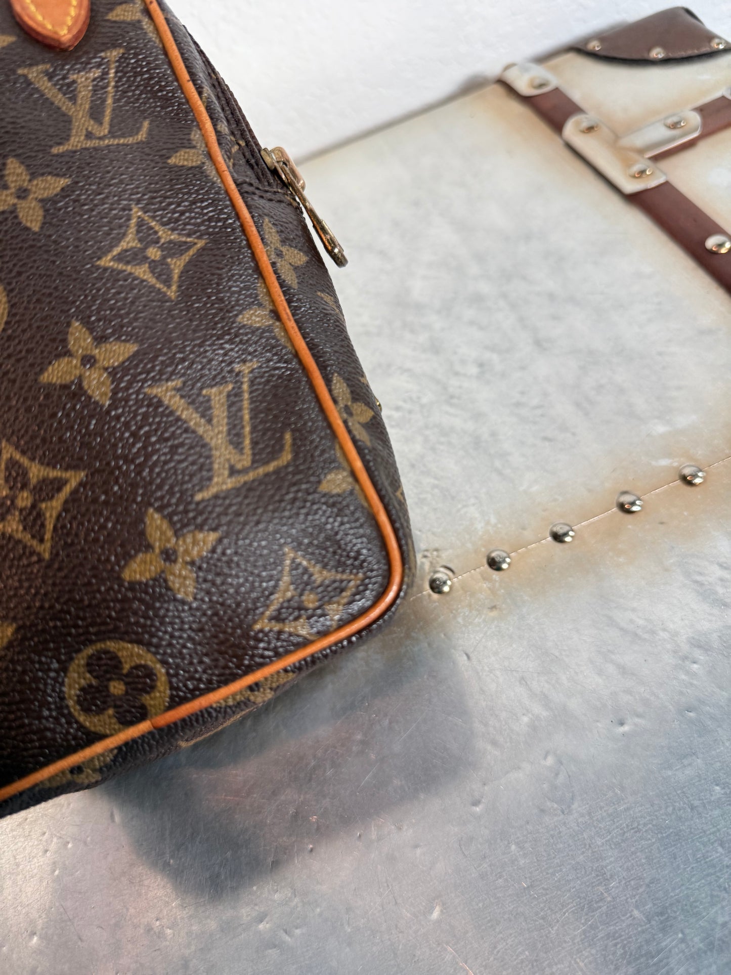 Pre-owned Louis Vuitton Mini Amazon Monogram Crossbody Bag