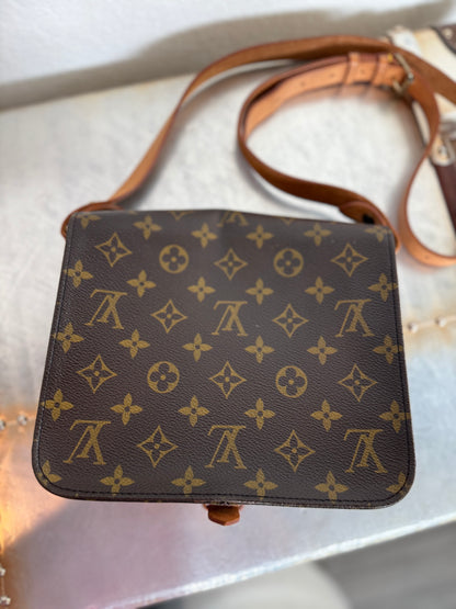 Pre-owned Louis Vuitton Cartouchiere MM Monogram Shoulder / Crossbody Bag