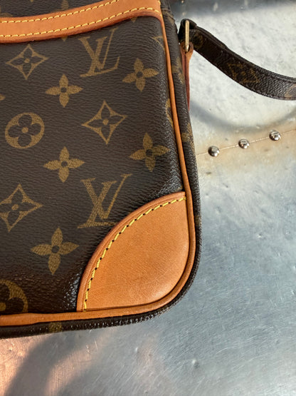 Pre-owned Authentic Louis Vuitton Danube Monogram Crossbody Bag