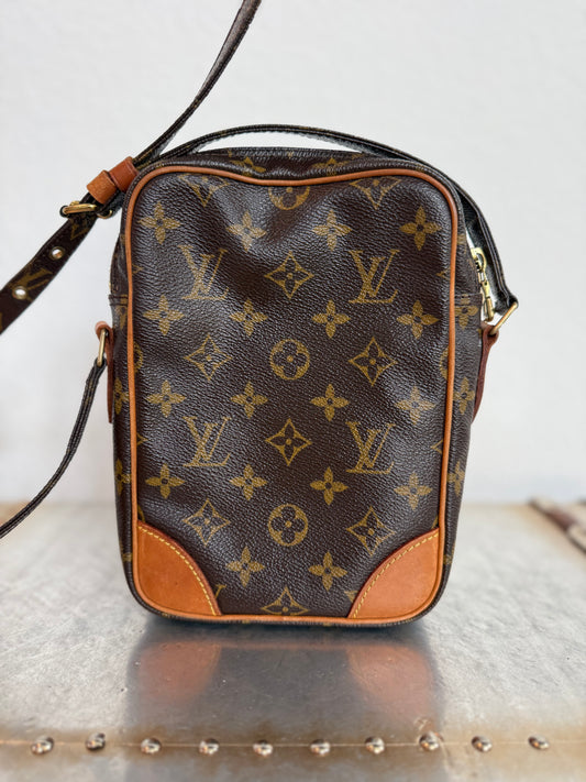 Pre-owned Authentic Louis Vuitton Amazon Monogram Crossbody Bag