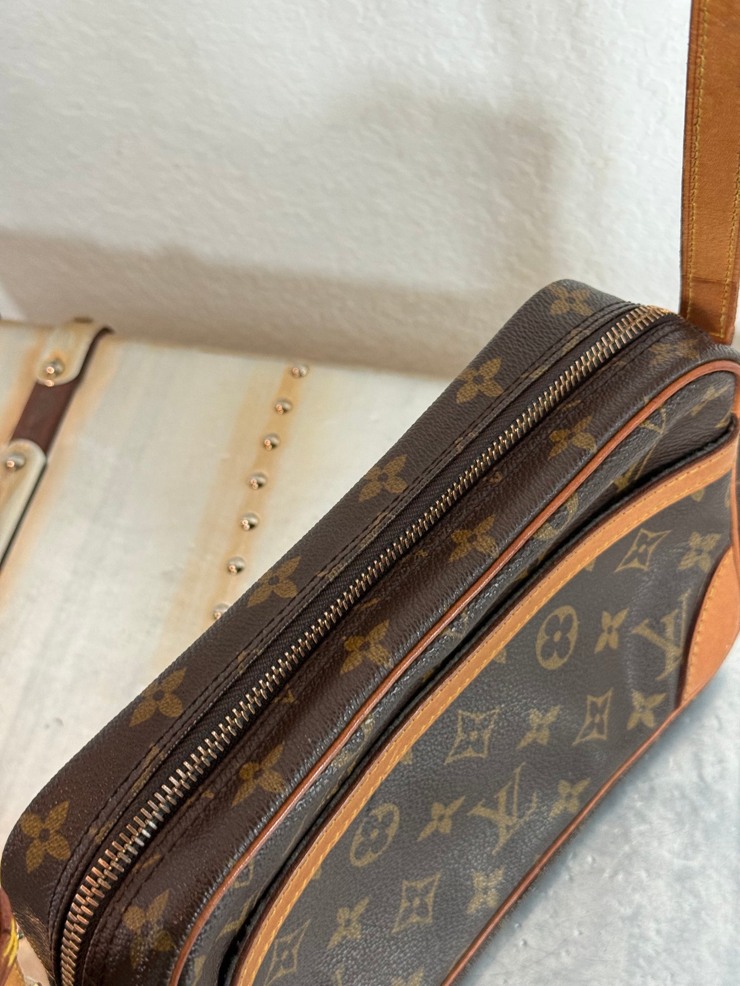 Pre-owned Authentic Louis Vuitton Trocadero 27 Monogram Crossbody Bag