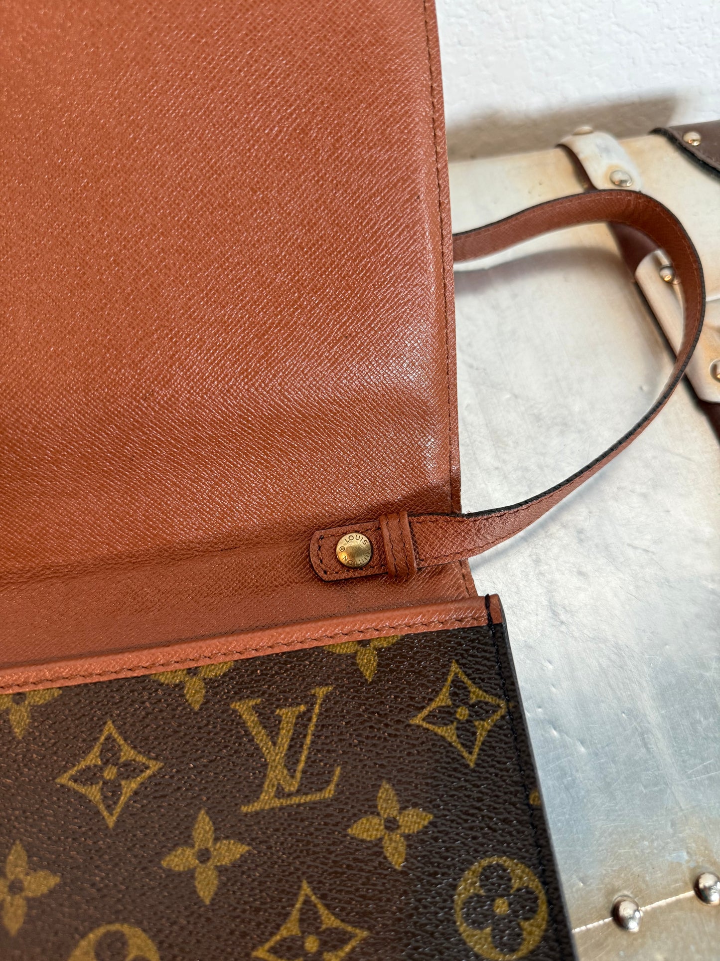 Pre-owned Authentic Louis Vuitton Bordeaux 27 2-Way Clutch / Shoulder Bag